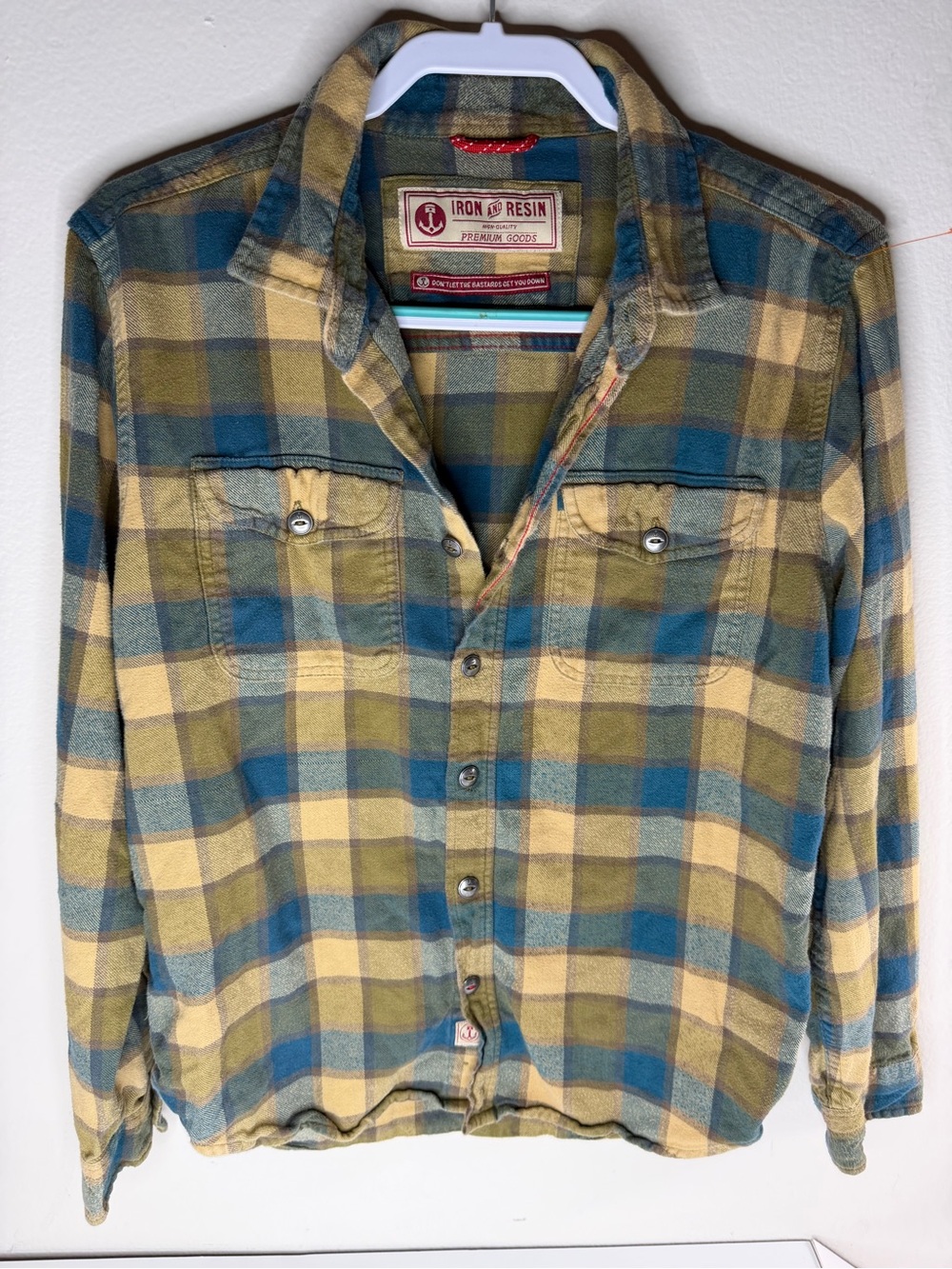 Iron and Resin Men's Green Flannel Shirt Men Size Small Plaid
